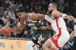 开云体育中国-包含雄鹿豪取十连胜，火箭遭受三连败的词条