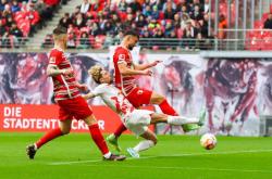 开云体育APP下载-关于沙尔克球员奋勇拼搏，战平对手保住中游地位的信息