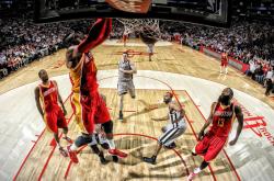 开云体育APP下载-绿茵权杖，C罗一己之力定乾坤，波兰铁骑横扫塞维利亚启示录