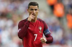 开云体育直播-莱奥一锤定音！尼日利亚火力压制三狮军团，非洲雄鹰展翅撼动欧洲霸权