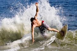 开云下载-当红白条纹遇见星条旗，亚历杭德罗·戈麦斯如何成为跨大陆足球对决的胜负手