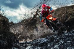 开云官方app入口-南美铁血鏖战亚平宁风暴，贝林厄姆单骑扛旗，乌拉圭与那不勒斯的足球哲学对话