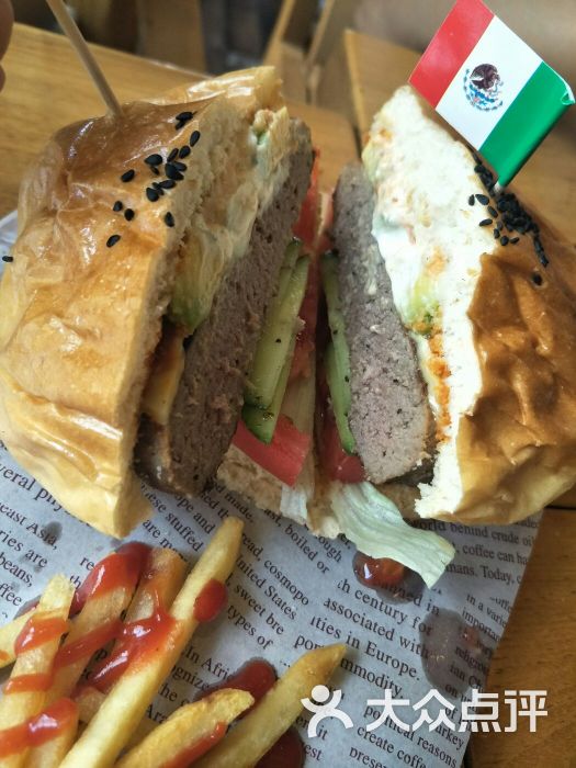 关于集锦：汉堡队长精彩助攻，帮助球队拿下比赛胜利的信息