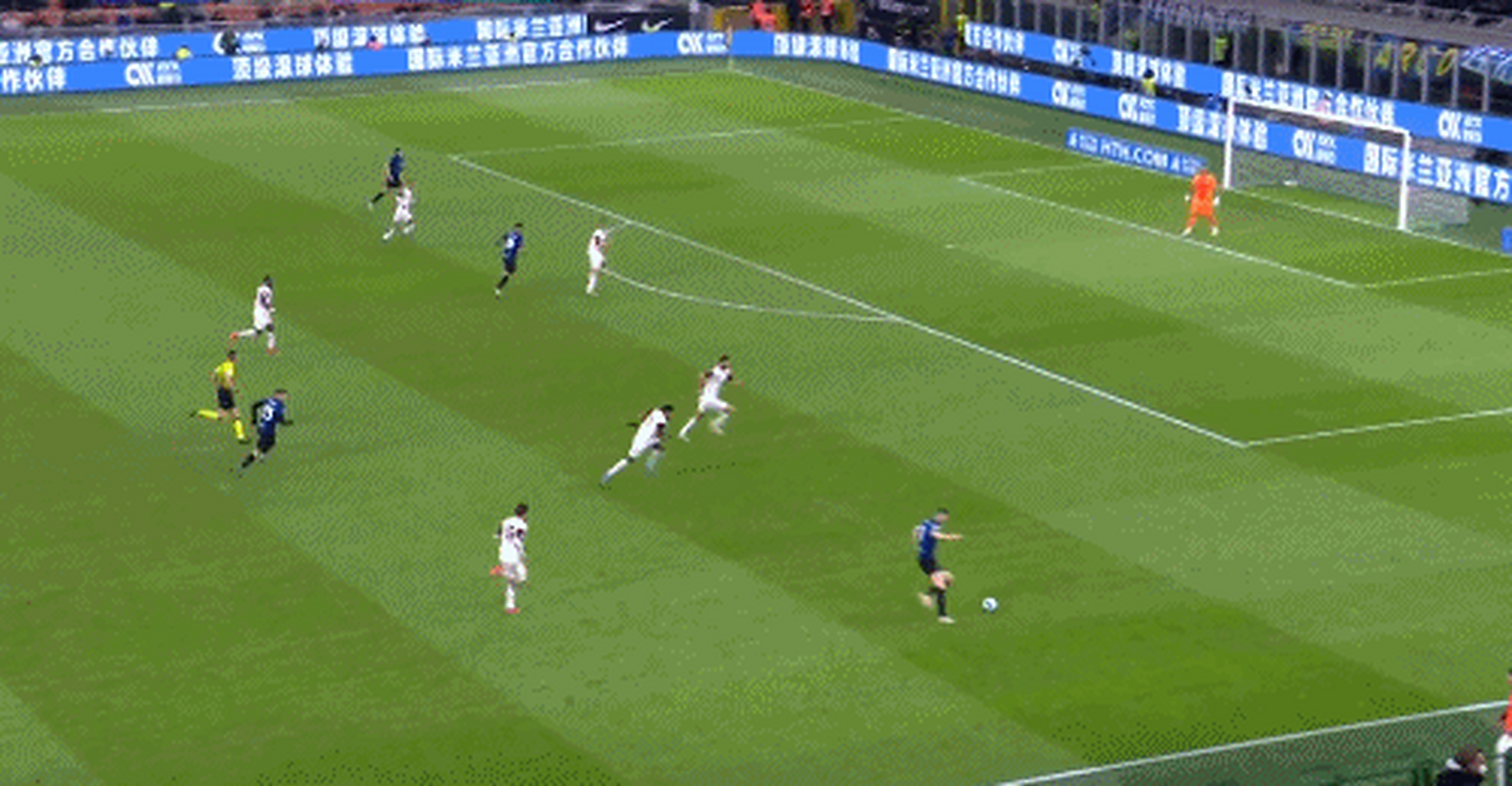 包含尤文图斯淘汰赛成功，哲科梅开二度的词条