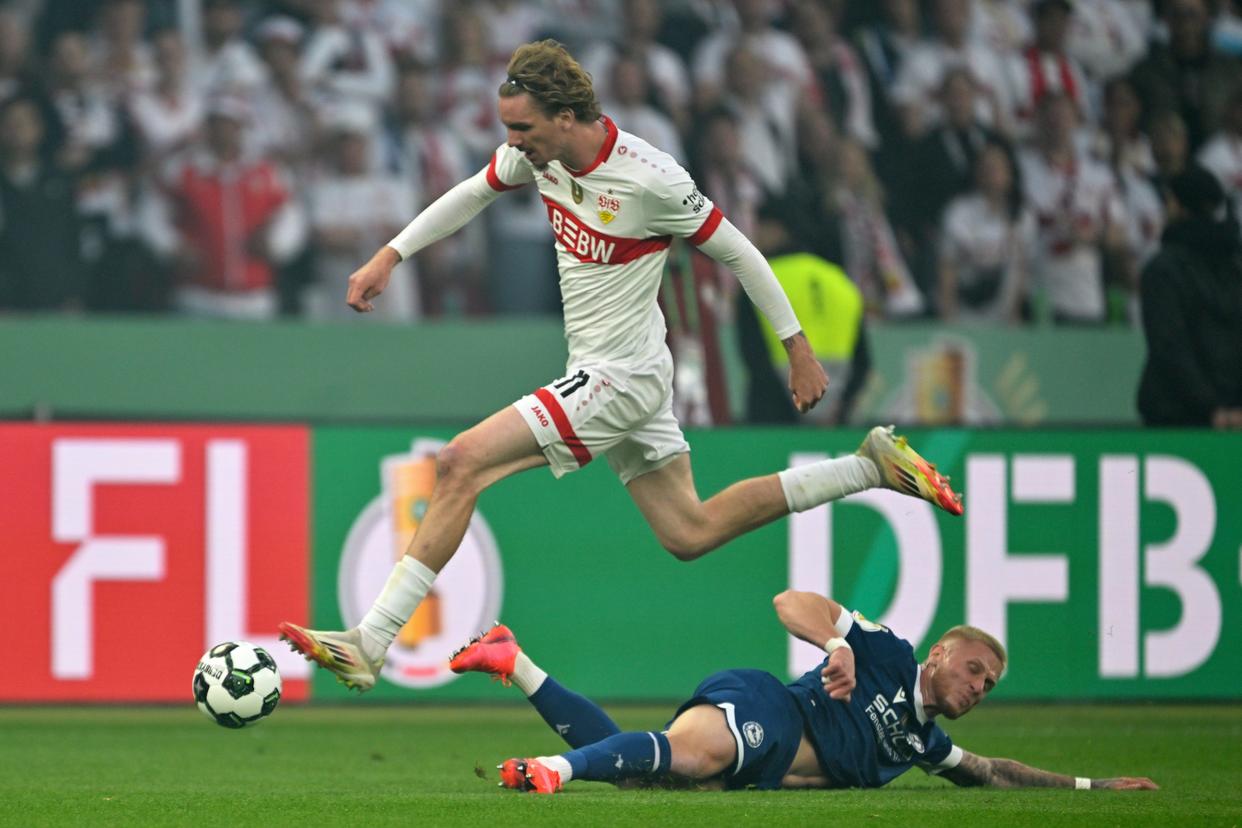 德国足球队在关键时刻展现实力，取得胜利