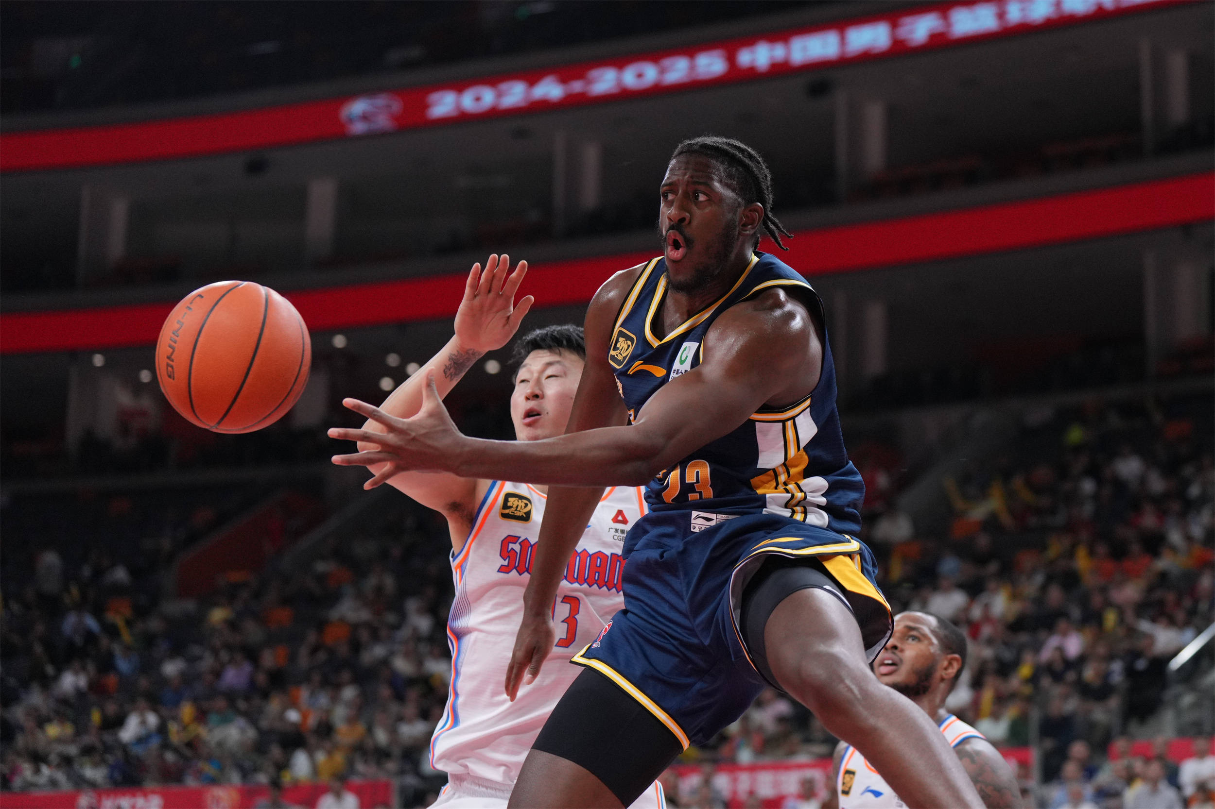 包含陕西队主场战胜广东：球队信心大增的词条