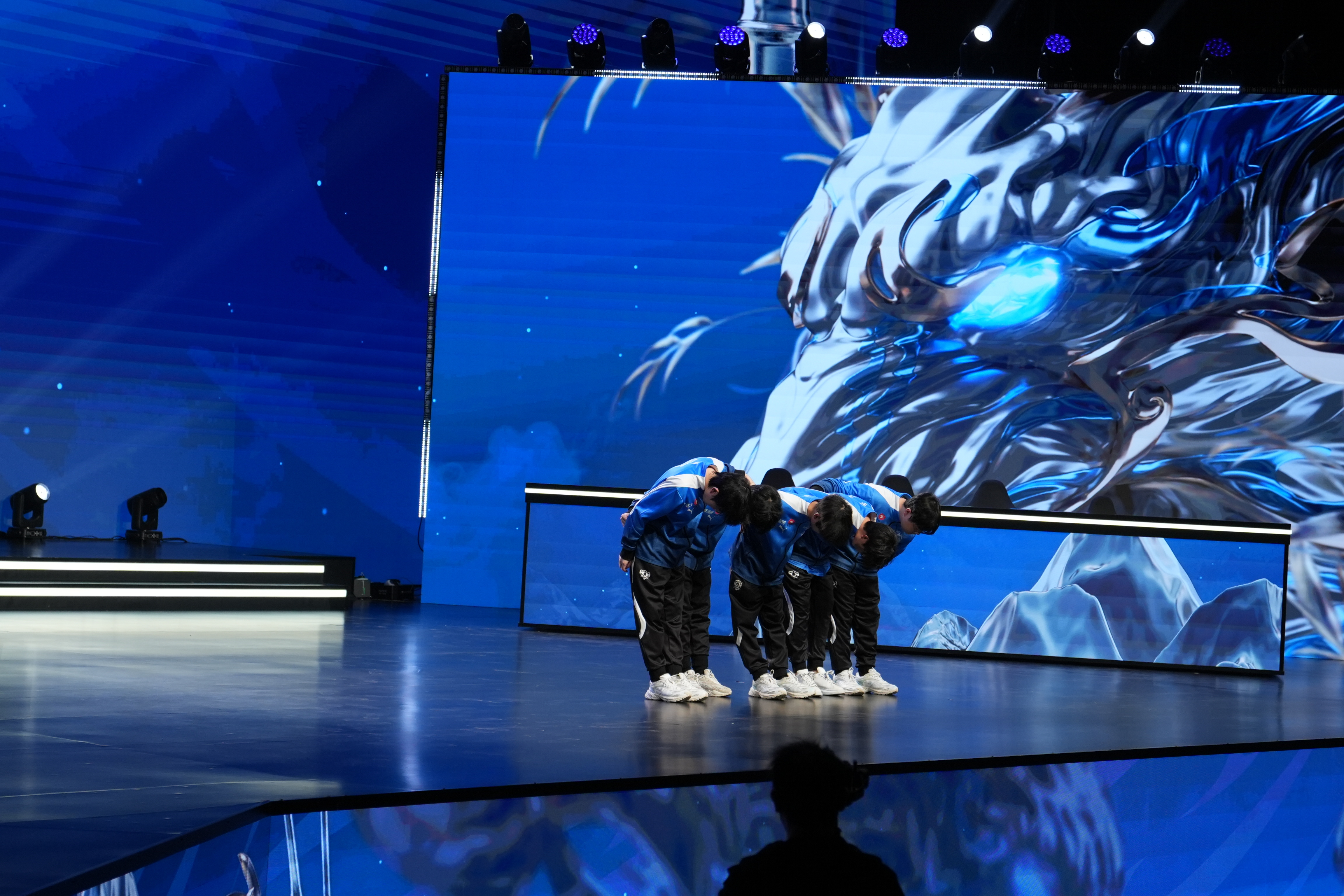 热门队伍再度上演激烈竞技，谁能笑到最后的简单介绍