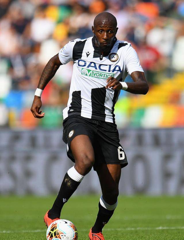 包含那不勒斯后防漏洞百出，保级前景蒙上阴影的词条