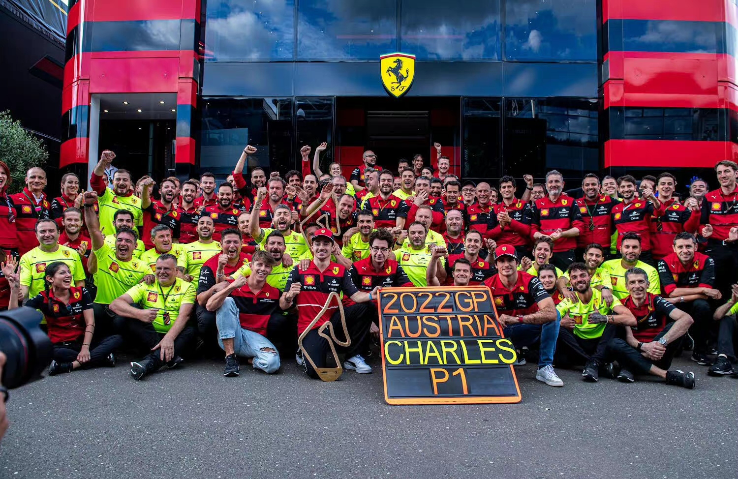 红牛二队横扫威廉姆斯，勒克莱尔统治全场的简单介绍