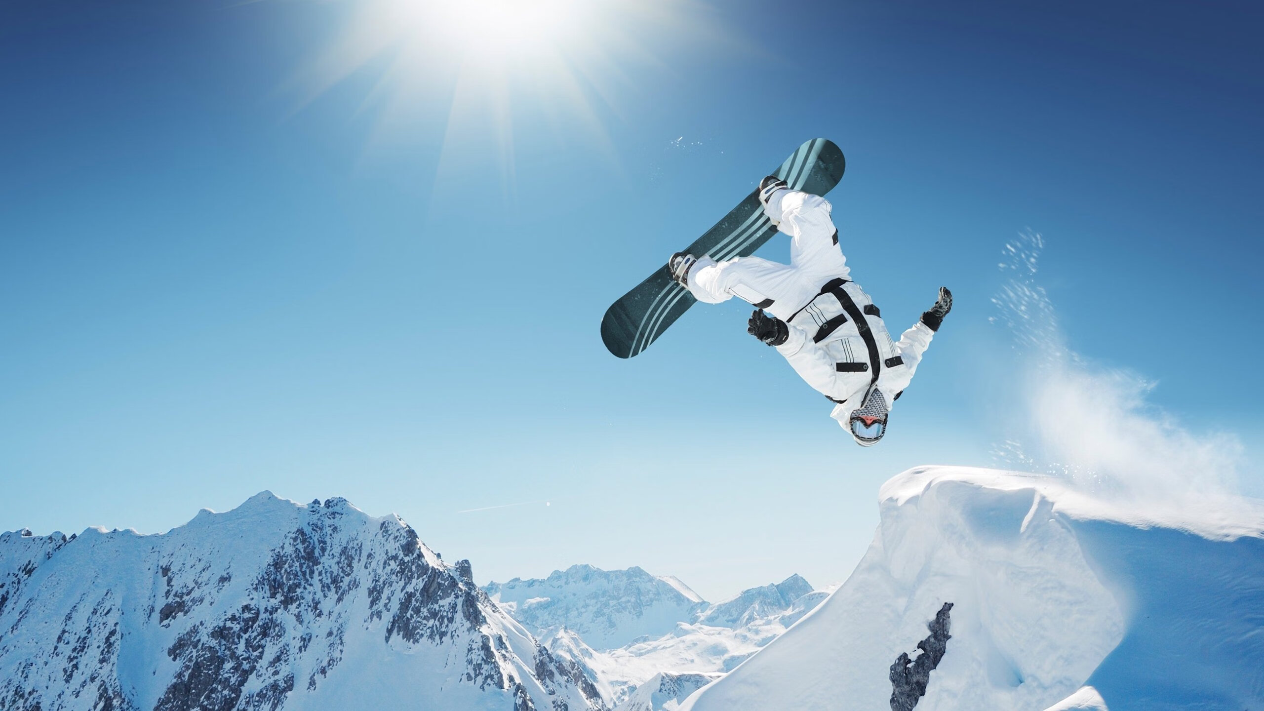 赛道上的心跳时刻,红牛险胜哈斯,周冠宇闪耀全场